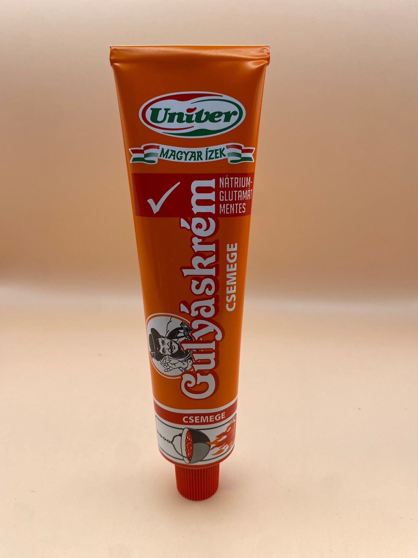 Univer Gulyáskrém 70g.             Csemege